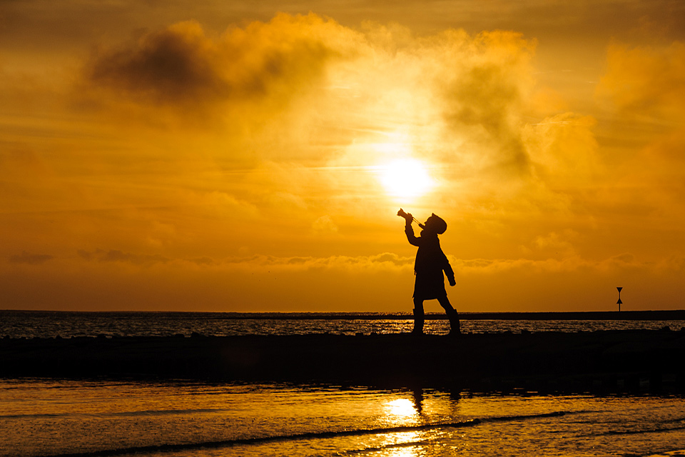 schoener Sonnenuntergang am Strand von Baltrum