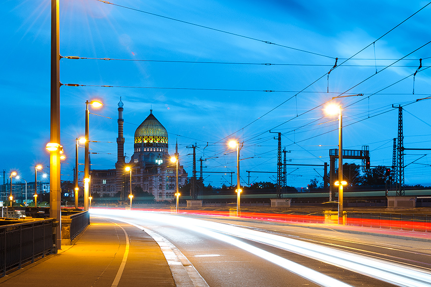 Foto Urlaub in Dresden mit der Moschee Yenidze zur blauen Stunde - Tabakfabrik  Zigarettenfabrik 