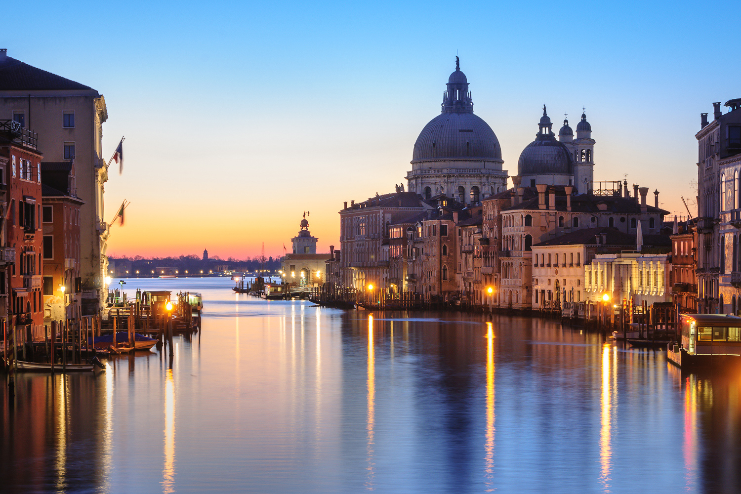 Blick von der Accademia Bruecke zur Basilica di Santa Maria della Salute