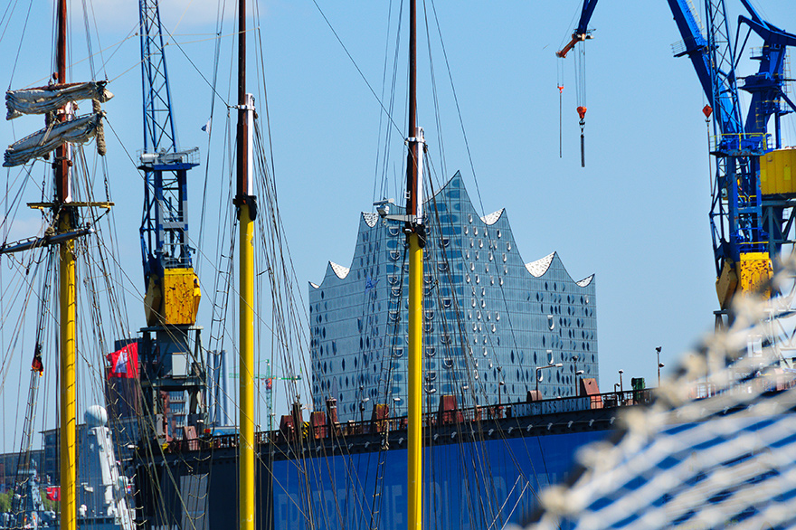 Architekturfotografie Kurs mit der Elbphilharmonie in der hamburger Hafencity