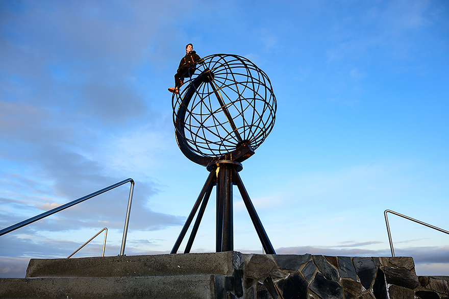 Die Plastik der Weltkugel bzw Globus am Nordkap in Norwegen