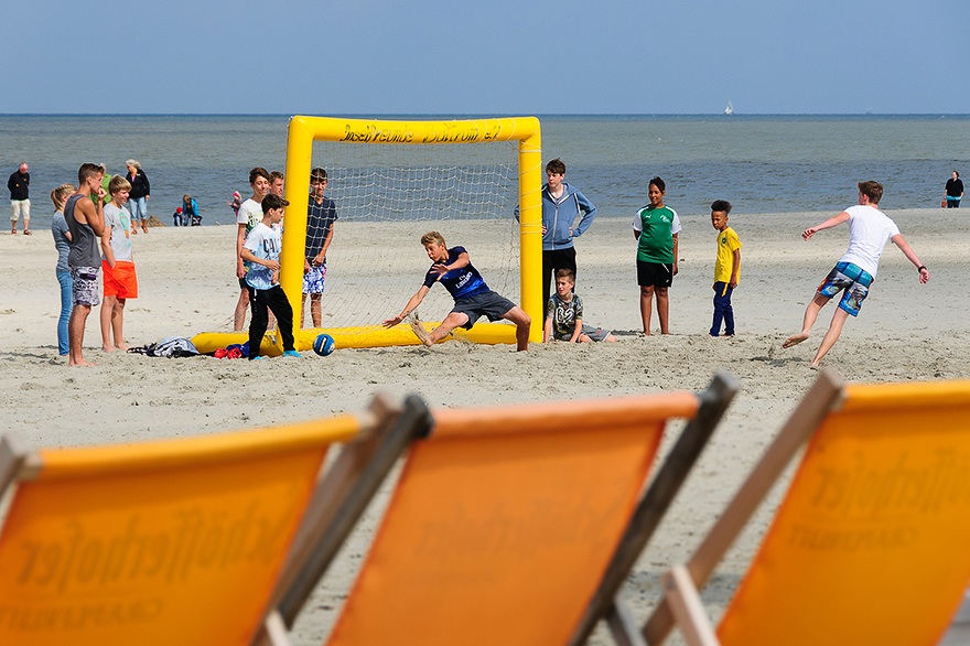 Strandfussball an der Nordseekueste