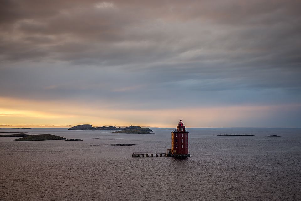 Leuchtturm Kjeungskjaer auf Hurtigruten Fotoreisen