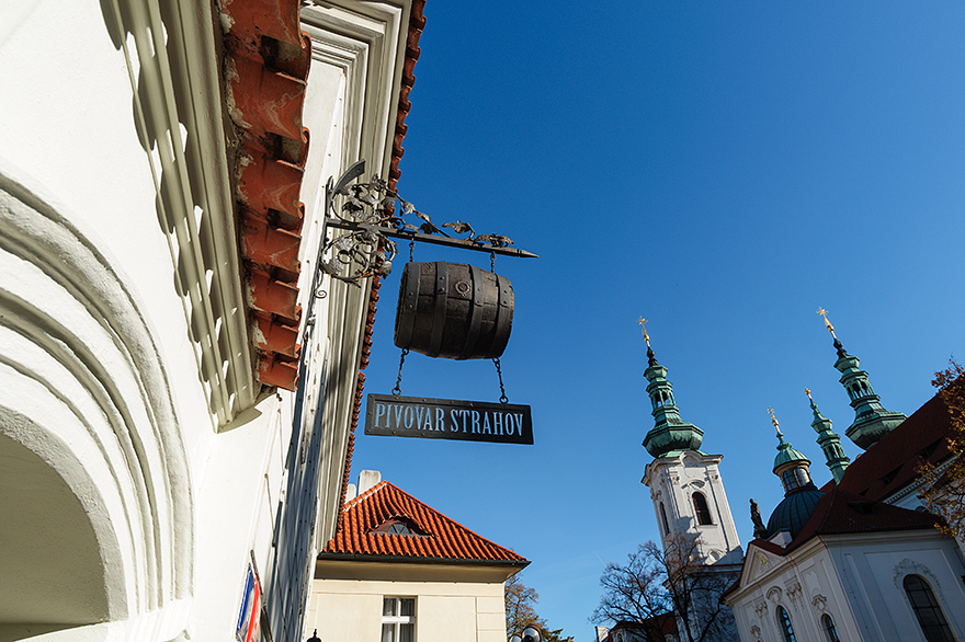 Bierfass im Prager Burgviertel