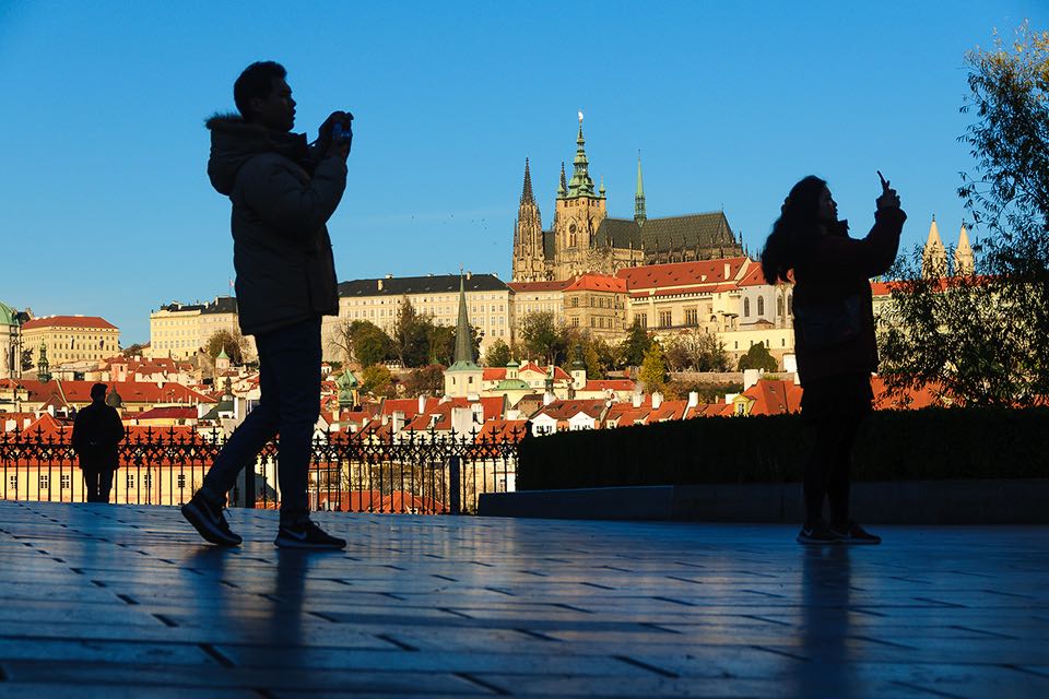 Hobbyfotografen vor der Burg und Kleinseite in Prag