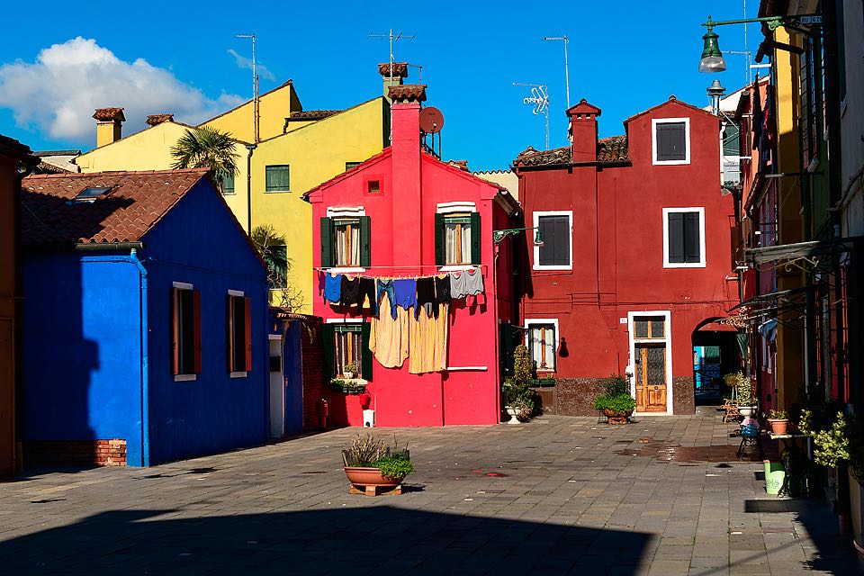 Fotoworkshop Bunte Haeuser und Waescheleinen auf Burano in Venedig